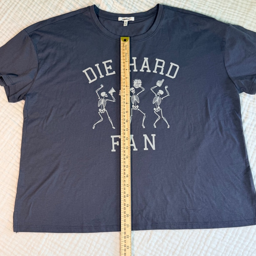 Maurices Die Hard Fan Skeleton Graphic Tee Charcoal Grey Spooky Grunge T-Shirt - Picture 5 of 7